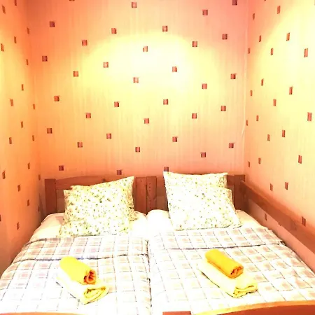 Apartmán Cozy Roosi Guest Apartment 3, Free Parking *